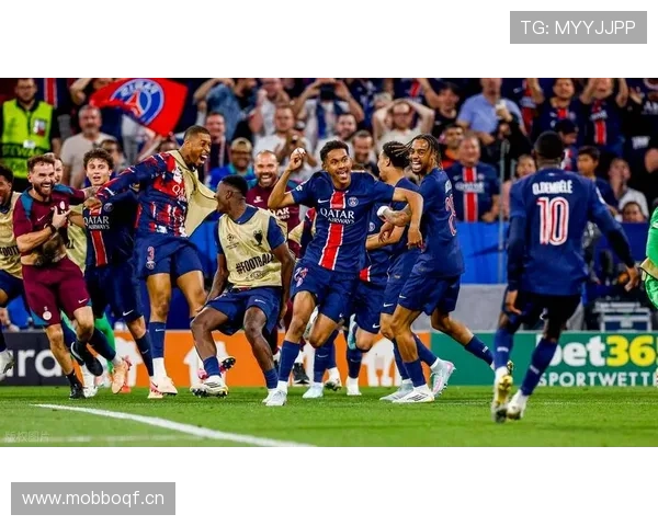 巴黎圣日耳曼防线频频被打穿,问题不在球员而在体系崩坏 巴黎圣日耳曼防线频频被打穿,问题不在球员而在体系崩坏